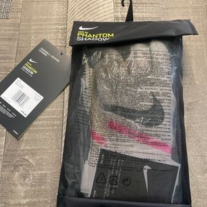 Nike Phantom Shadow GK gloves